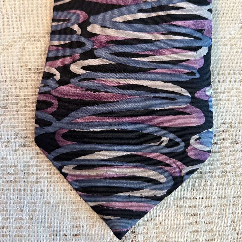 Elegant Black and Purple Men's Tie